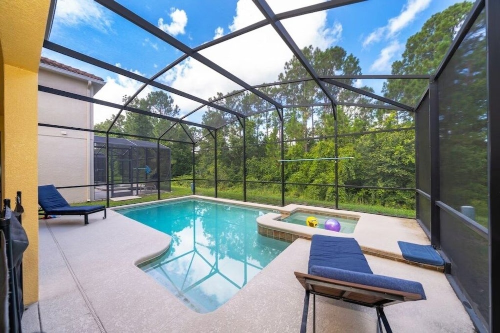 Florida Dreaming 6 Bedroom Home