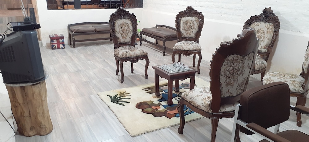Ficus Lodge