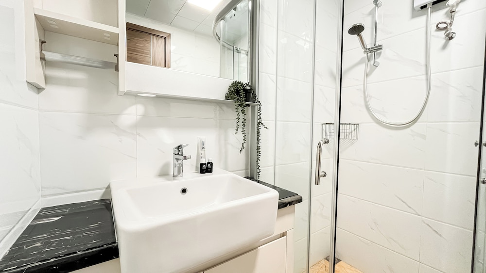 Spacious And Stylish 3Br At Sky House Bsd Apartment