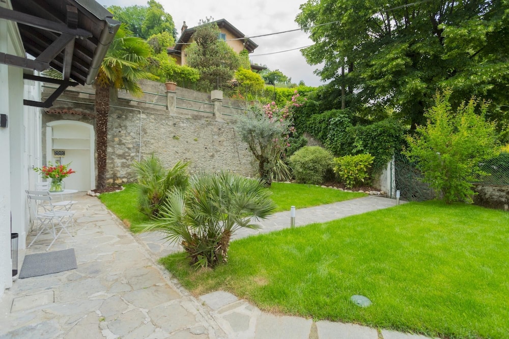 Co-f181-carb1at - Tremezzo Apartment 1 view 2