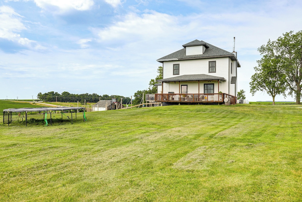 Family-friendly Seward Home w/ Sauna & Pool! view 5