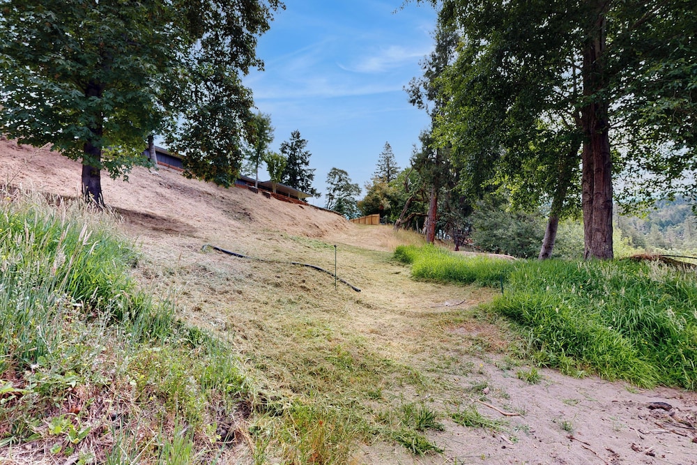 Home w/ Stunning River Views & Nearby Attractions