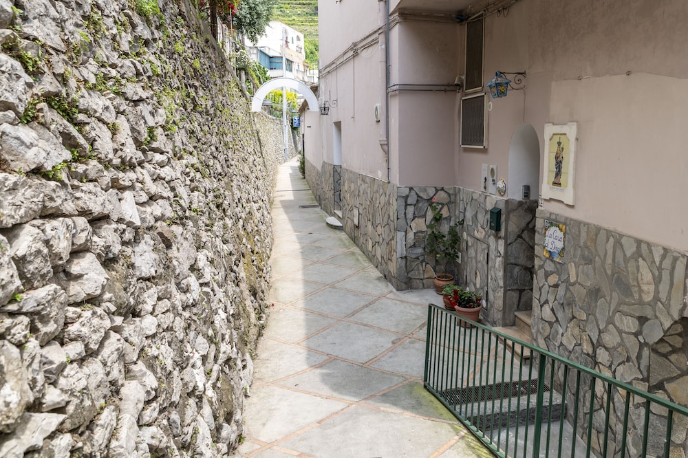 Casa Melevyen view 2