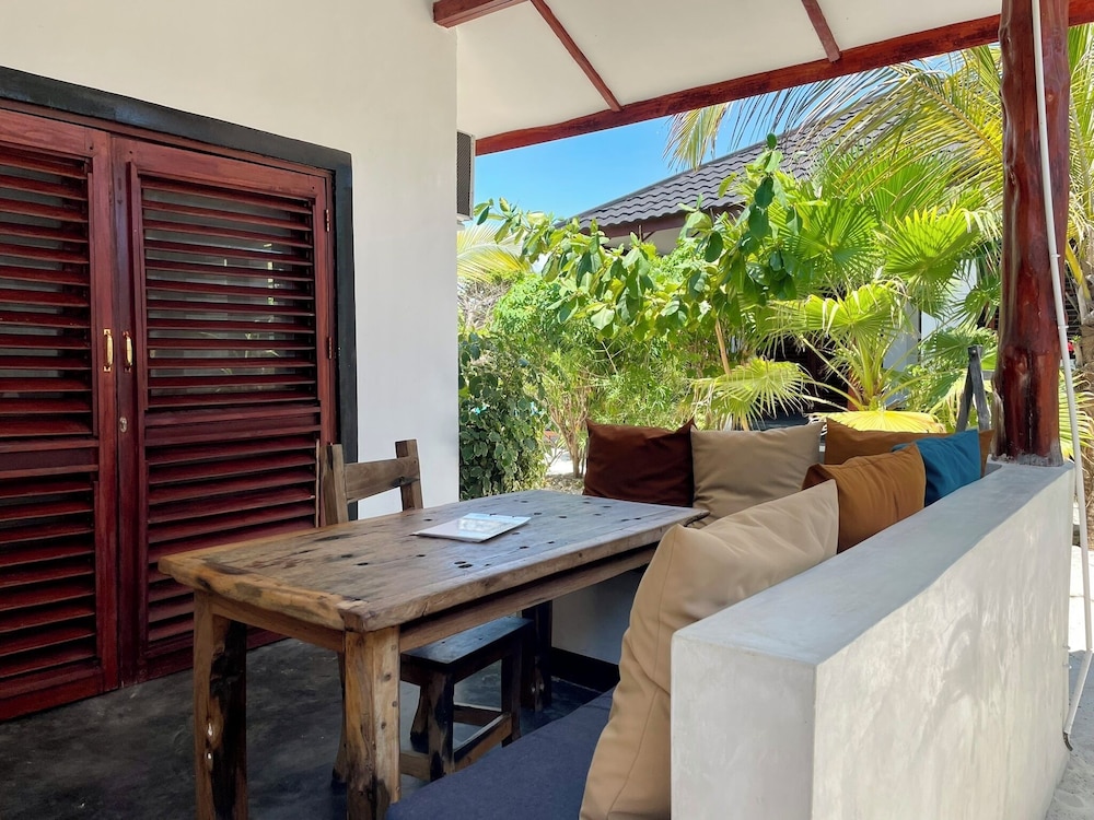 Baobab Bungalows