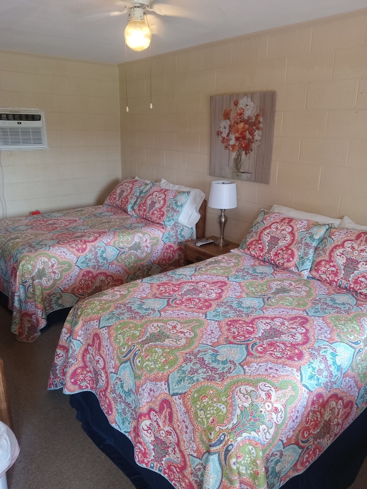 Cedar Falls Motel - Property Image 18