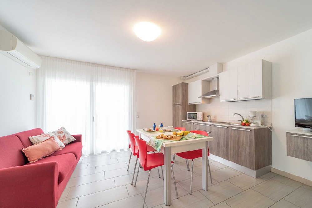 2 - Super Villaggio Planetarium Resort 2 Bedroom Apartment Sleeps 6