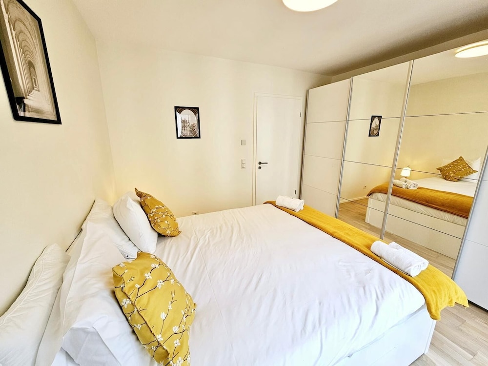 Cozy one bedroom with convenient parking