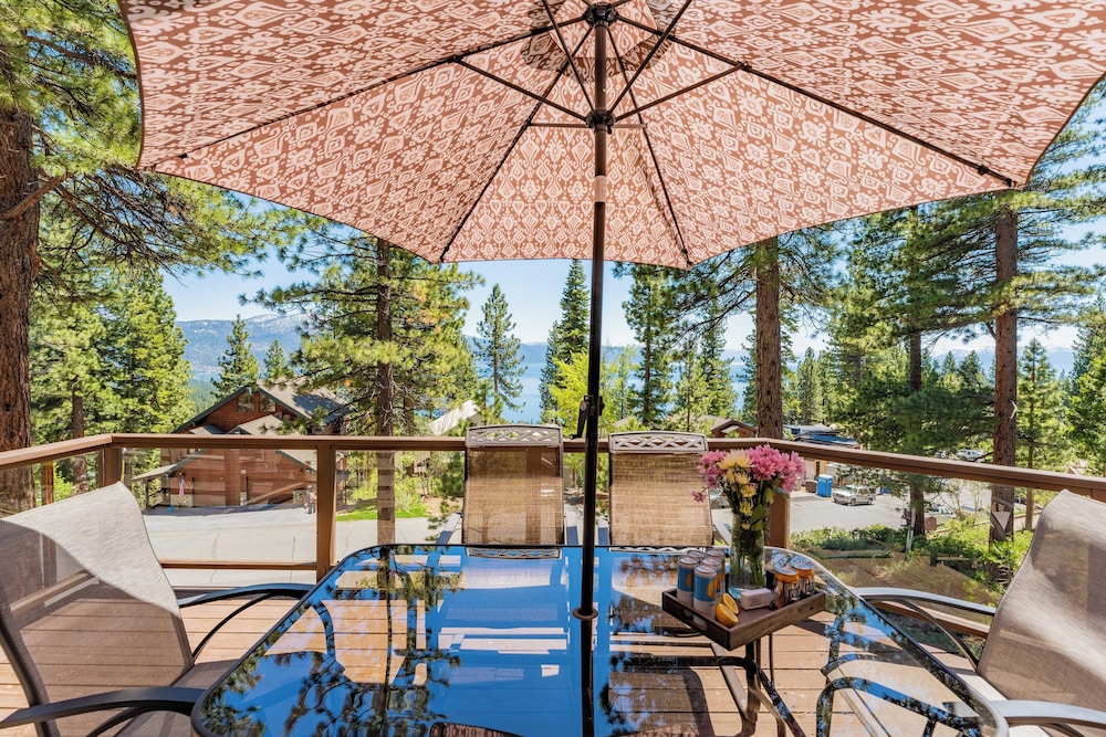Crystal View by Avantstay Al Fresco Dining w/ View of Lake Tahoe + Crystal Bay