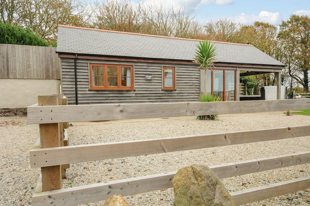 Pol Glas Cabin