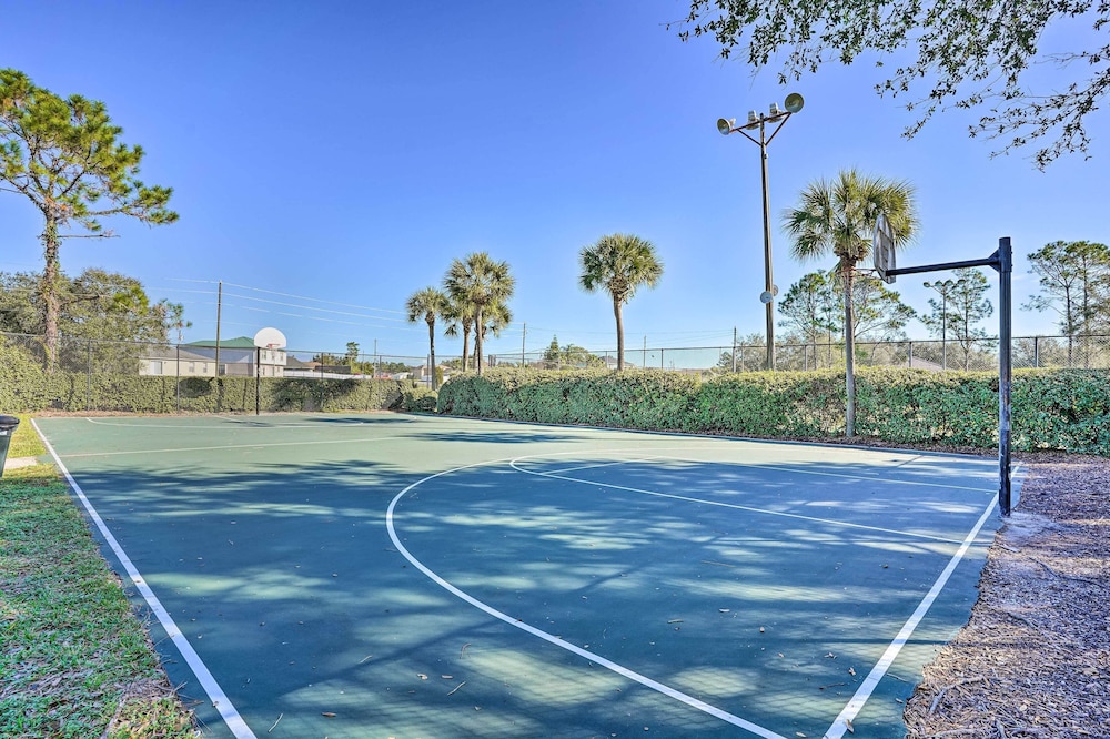 Pool & Hot Tub Access at Resort Home in Poinciana