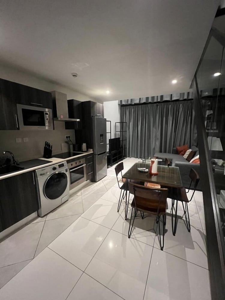 Embassy Gardens Studio Suite