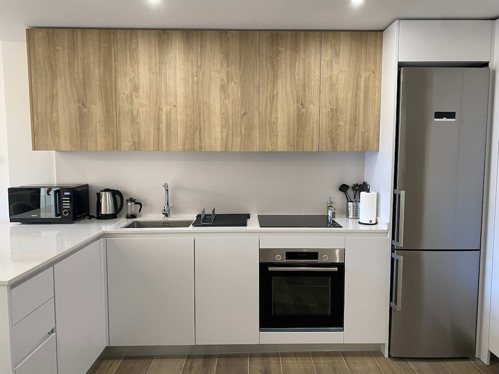 w Trendy 2BR w Sunny Terrace in Chueca