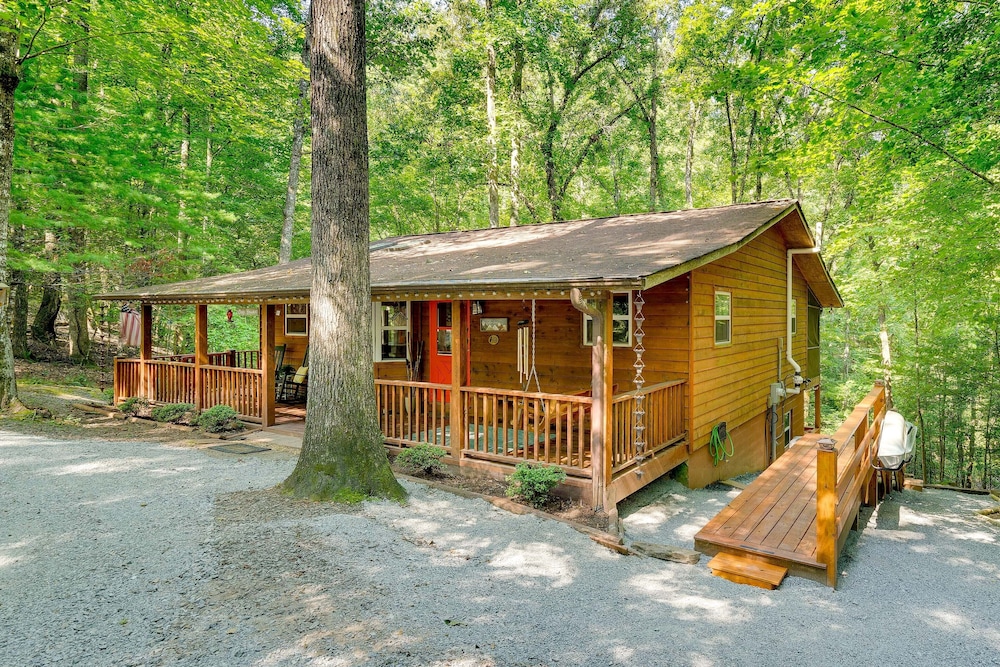 Secluded Murphy Vacation Rental w/ Private Hot Tub view 5