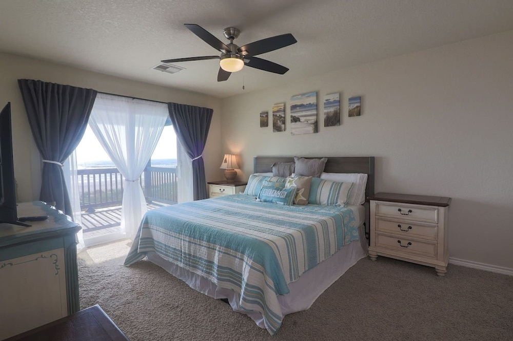 Superb Home With Private Walkover to Beach