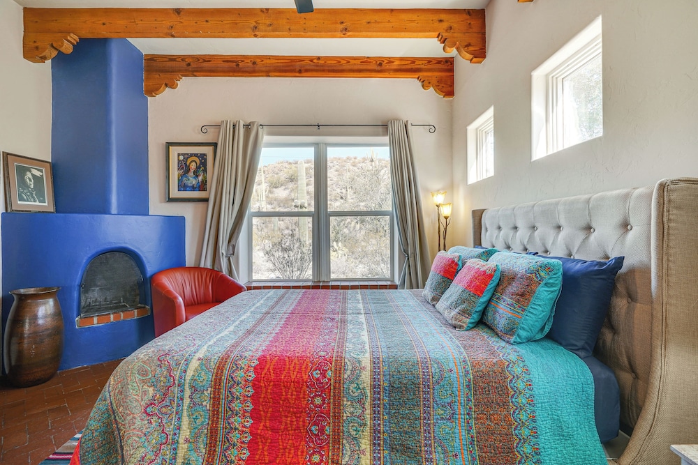 1 Mi to Saguaro NP: Charming Tucson Casita