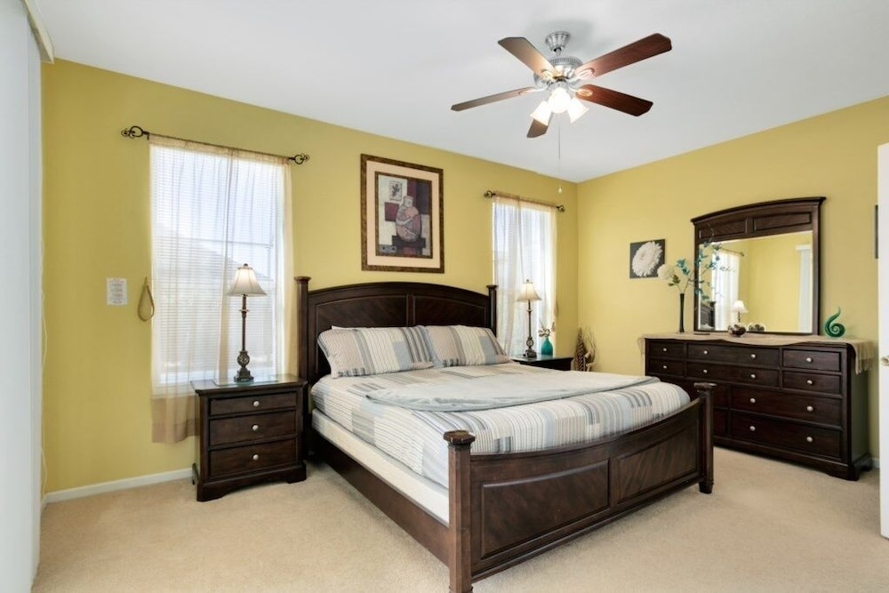 Fantastic Resort 5br House - South Facing Pool/spa 5 Bedroom Villa by RedAwning view 4