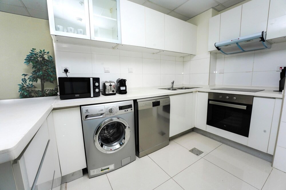 Beautiful Chic Apt w Full Marina View Nxt 2 Beach