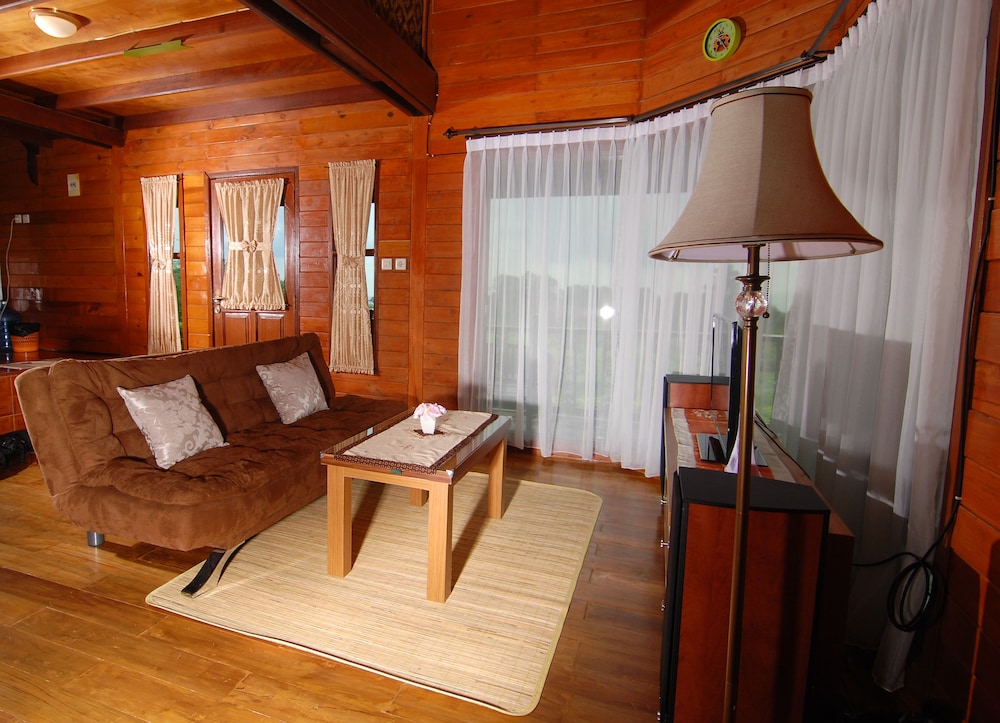 Villa ChavaMinerva Kayu - Ciater, Ciater - 22
