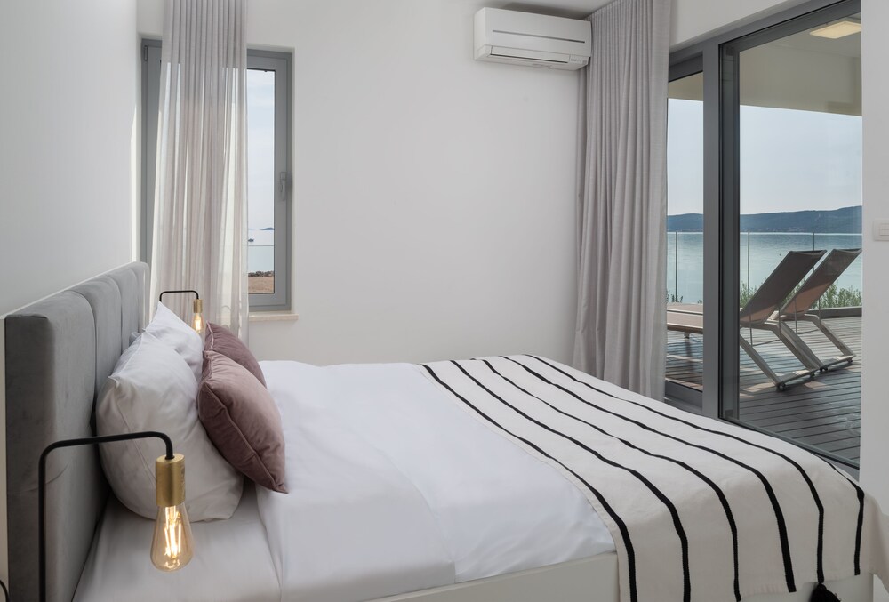 Suncana Villa Sukosan view 3