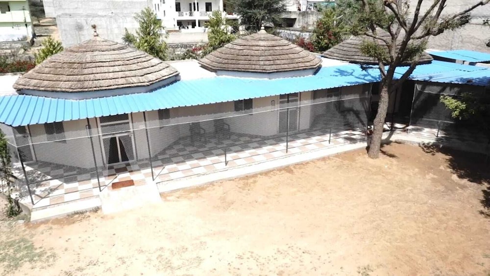 Shyam Luxurious Huts & Guest House