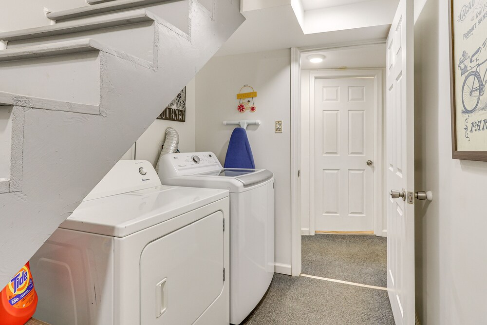 Milford Vacations - Milford Vacation Rental  1 Block to Beach! - Property Image 10