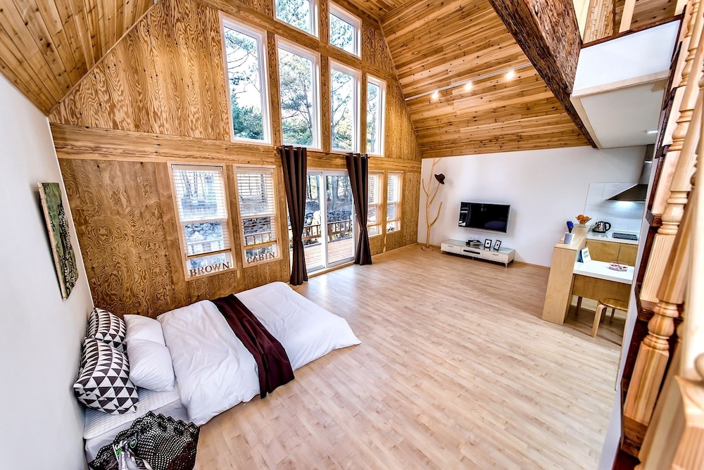 Browncabin Pension