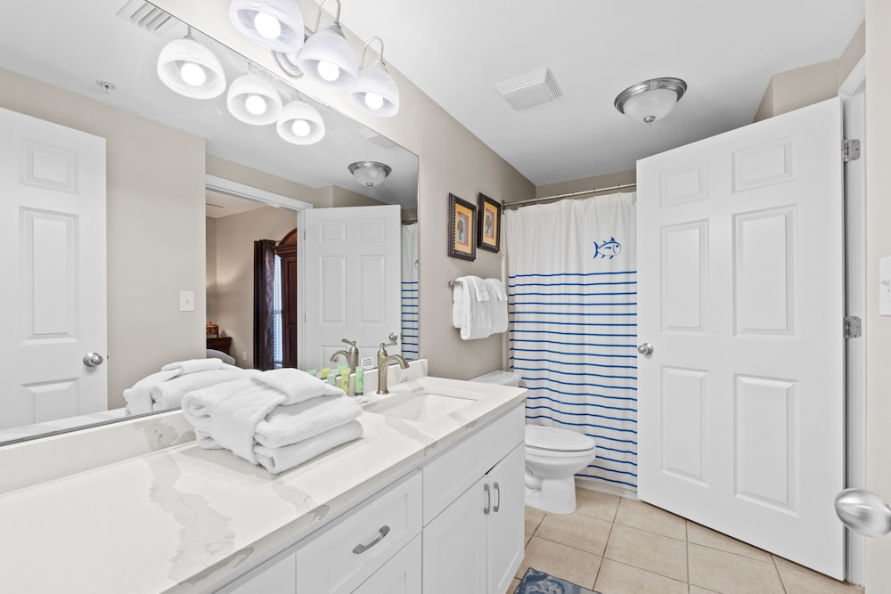 Majestic Beach Resort by Book That Condo