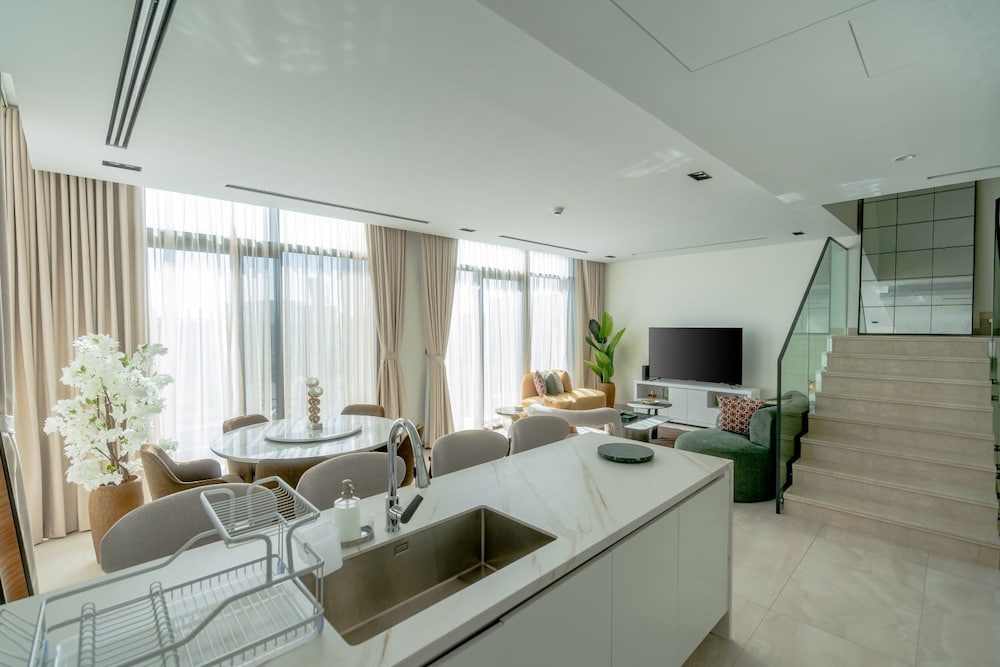 Luxury townhouse in Al Danah Bay