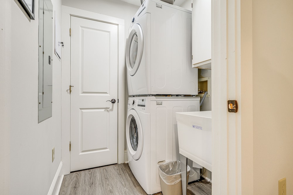 Chic Greensboro Condo w/ Lake Oconee Access!
