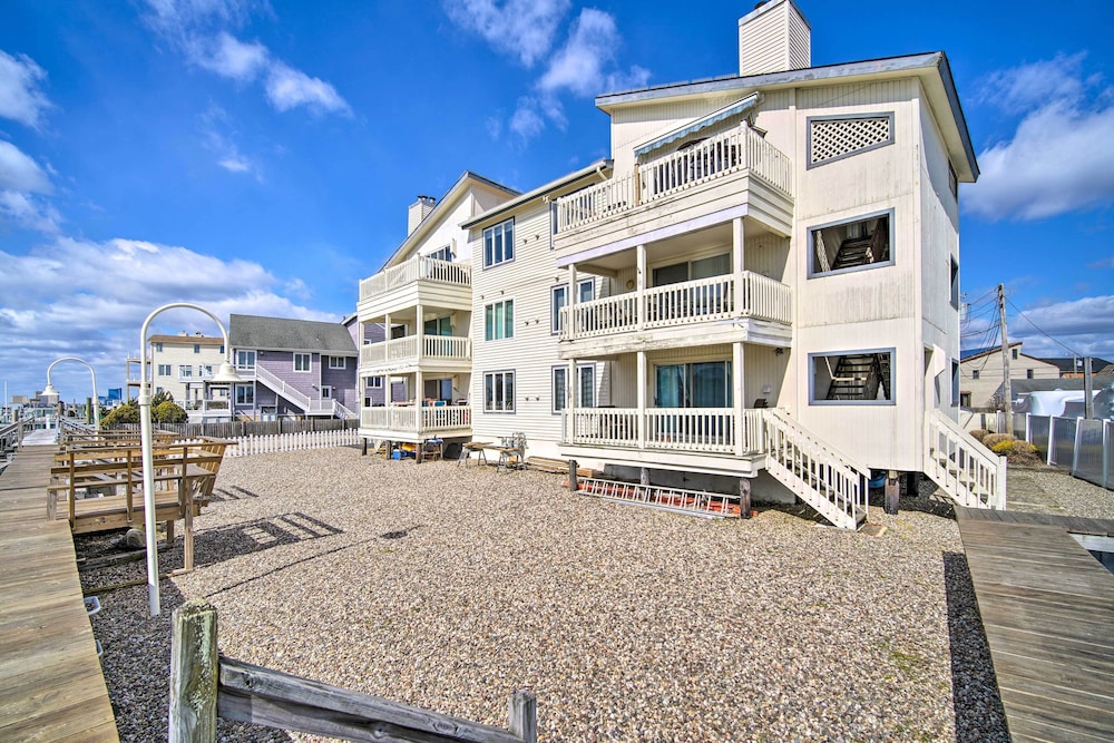 Condo w/ Bay Views ~ 5 Mi to Atlantic City! view 4