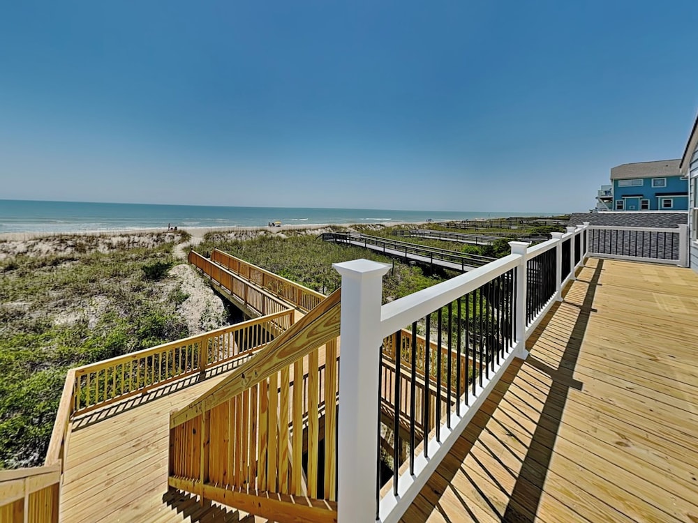 Seaside Serenity by Carolina Retreats