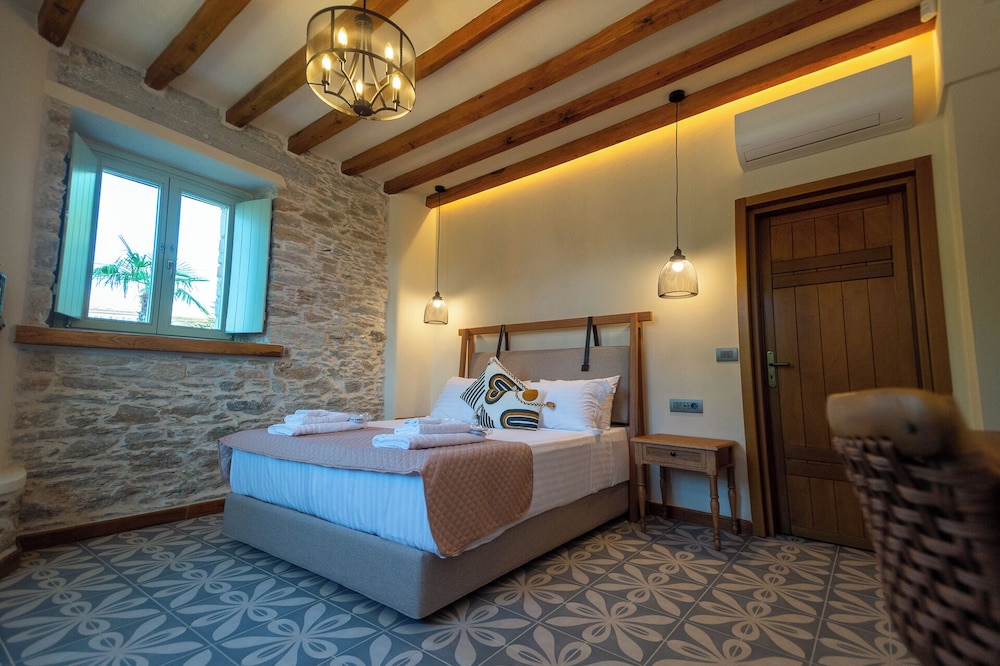 Nostos Country House