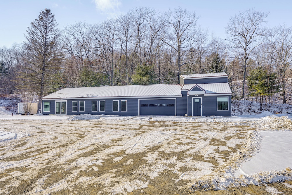 Remodeled Home w/ River Views in Frankfort!