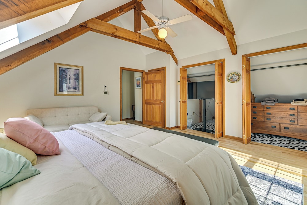 2 Mi to Beaches: Charming Kennebunk Family Home
