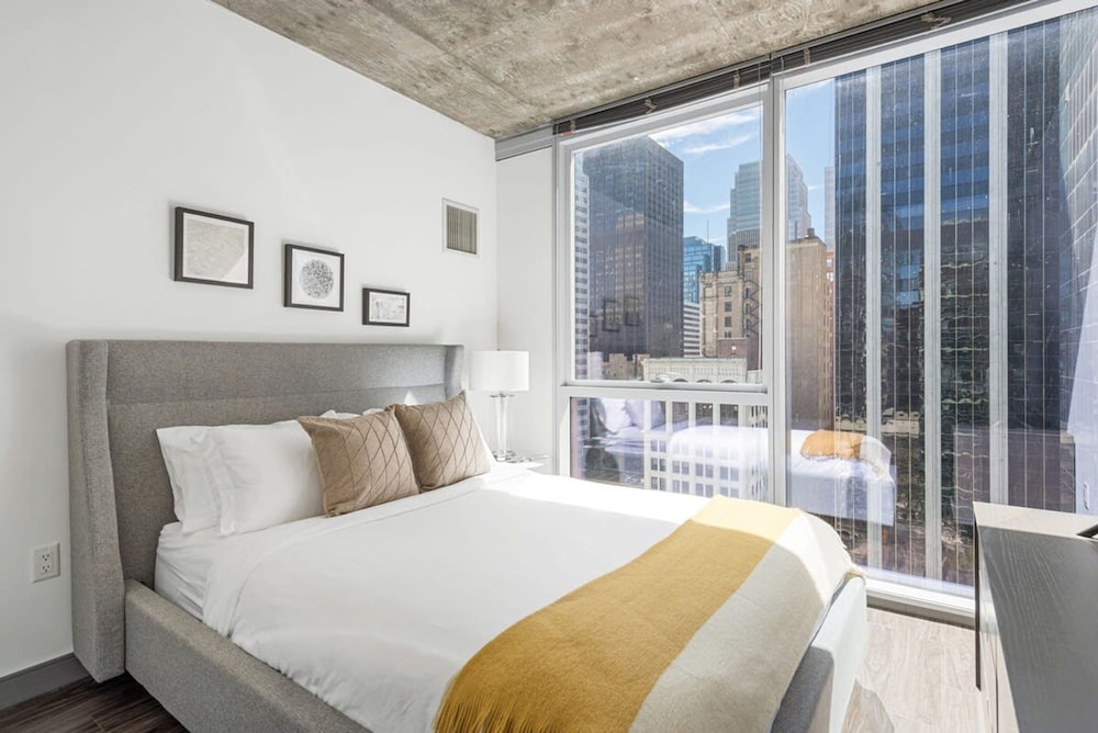 Group Home 3 Luxe Apts Spacious Central