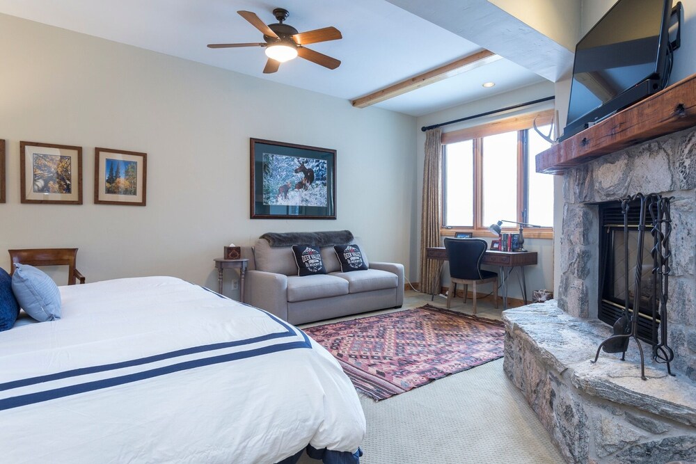 Trail's End Lodge at Deer Valley Resort - Two Bedroom Residence with Spa #404 2 Condo