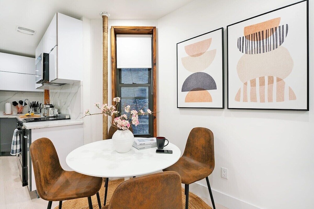 48 Midtown West Apt