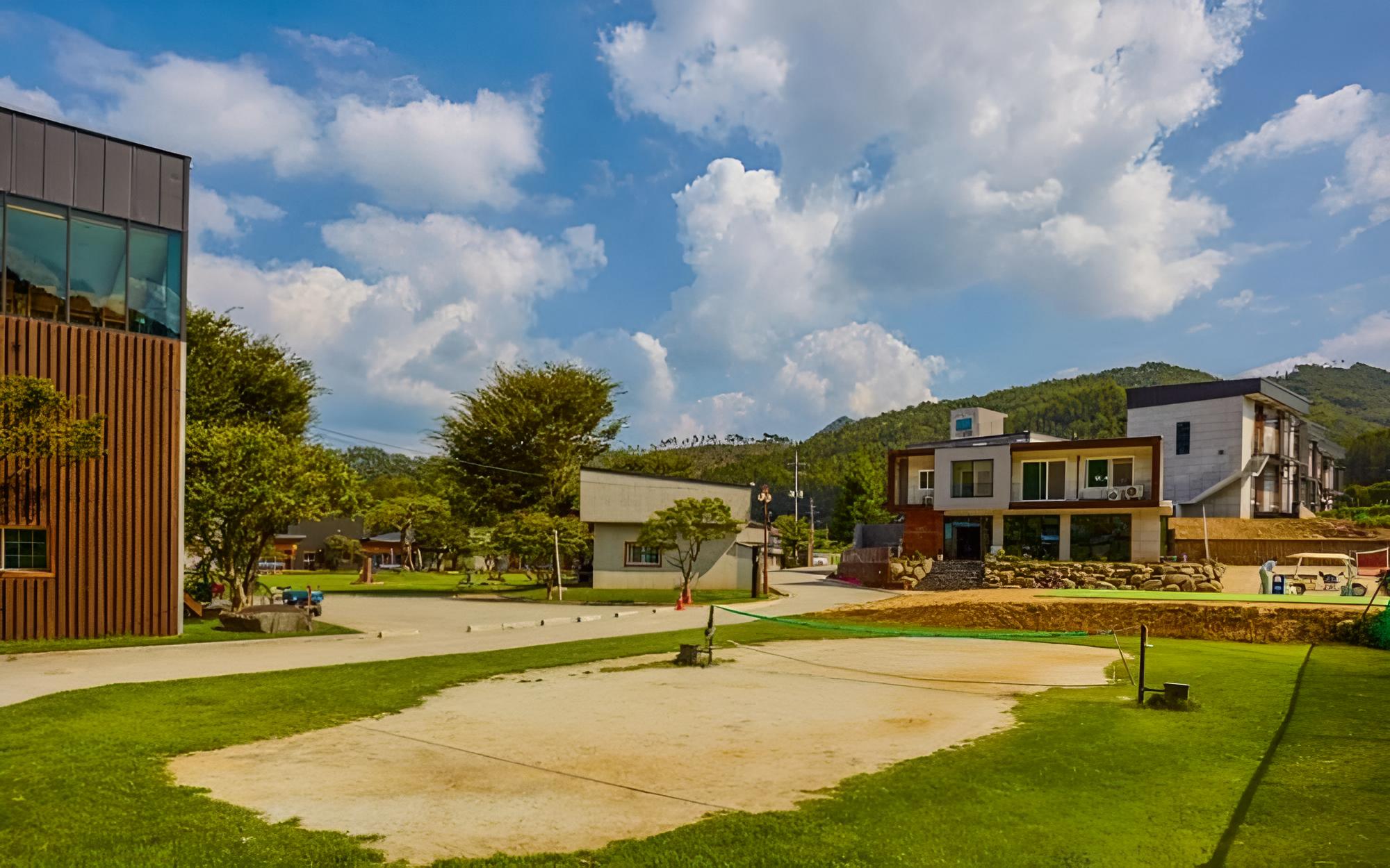 Cheongju Okhwayongsojelpyeong Pension