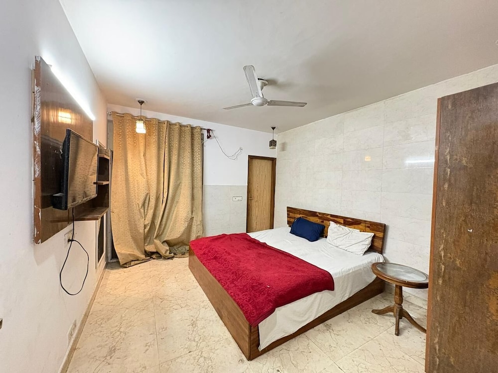 Hotel Twamev Ashram