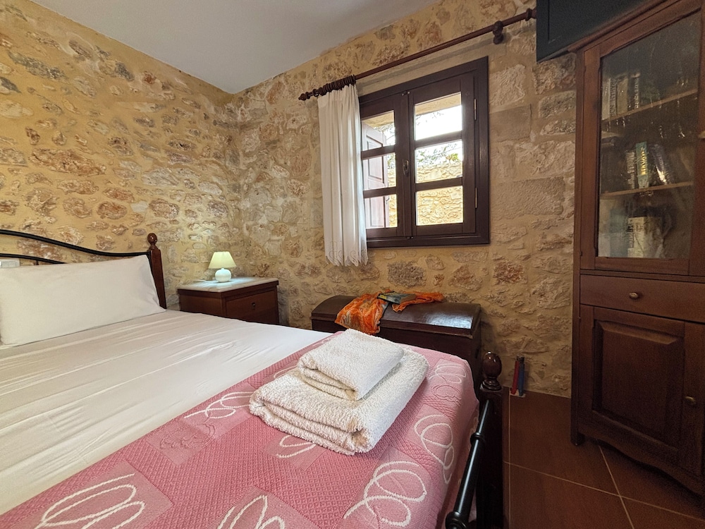 Electra Stone Suite