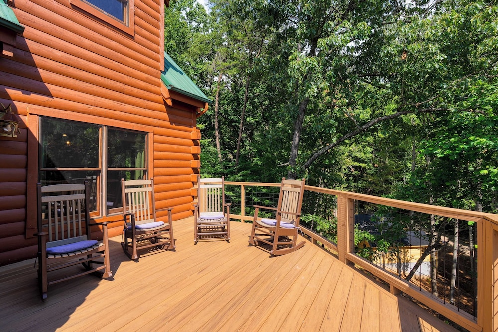 Sleeps 26, 2 Homes Theater Room, Game Room, Hot Tub, Smoky Mountain Views