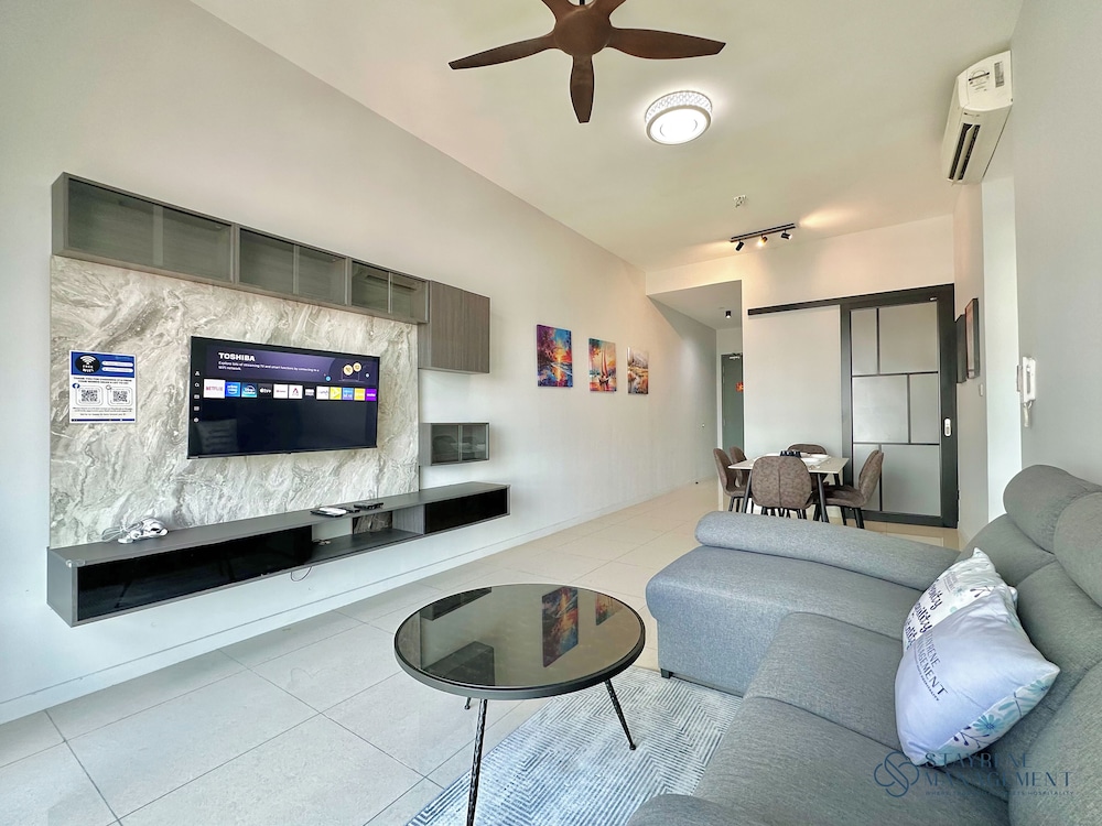 Paradigm Residence By Stayrene