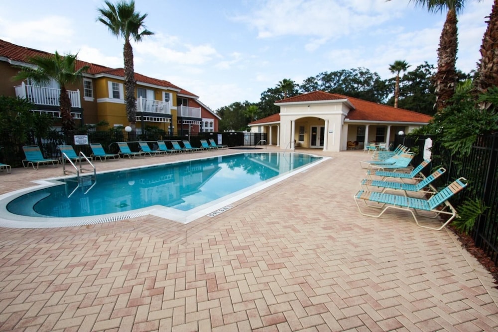 952 Lake Berkley - Image 2