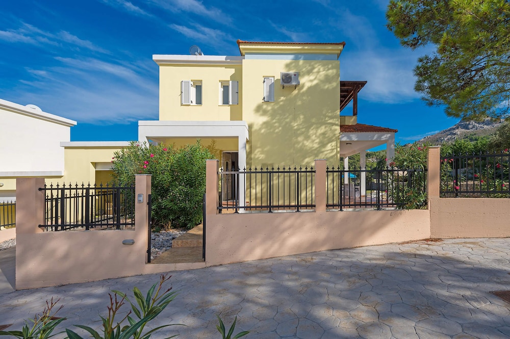 Seven Springs Villas