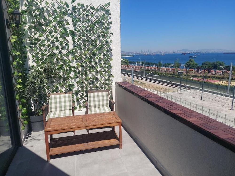 Queen Seagull Boutique Hotel