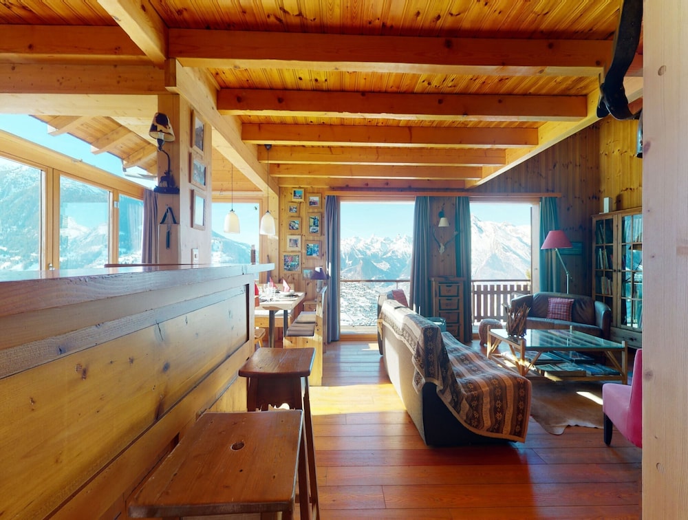Chalet in the Heart of Valley With Balcony