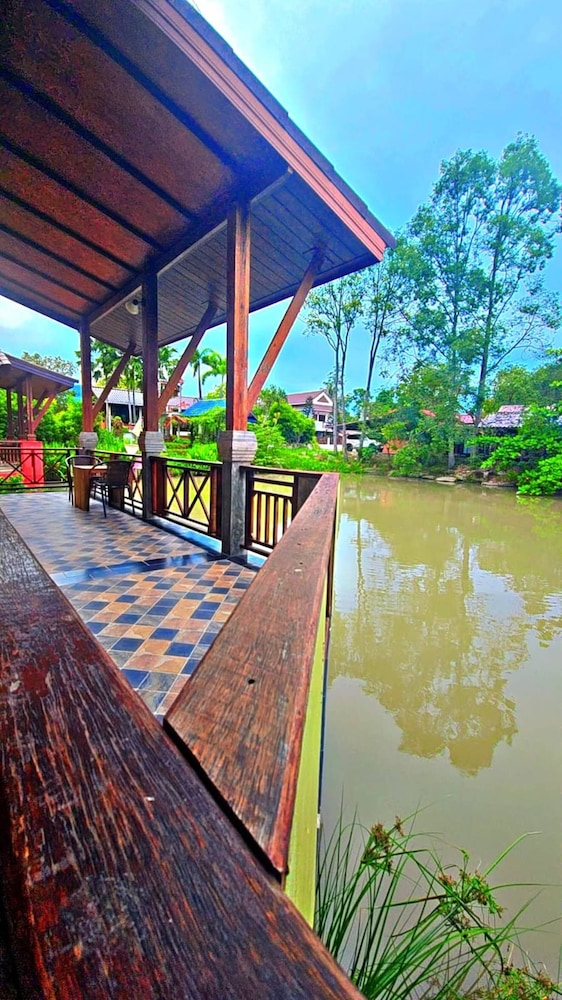 Bang Phra Resort Near Si Racha