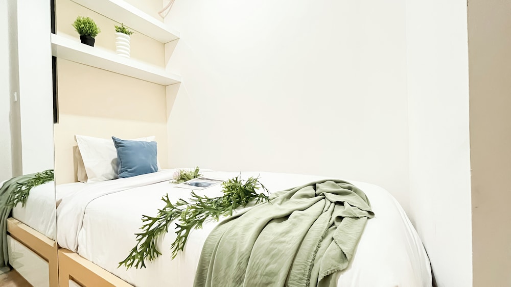 Elegant And Homey 3Br Apartment Sky House Bsd