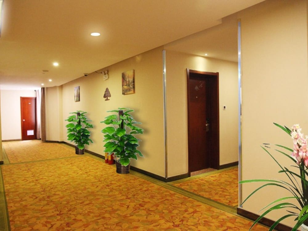 GreenTree Inn Yulin Jincheng Commercial Building Shell Hotel