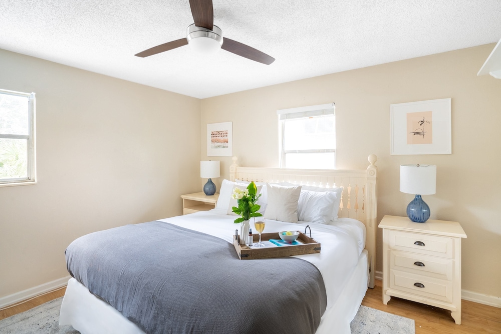 Harper by Avantstay Beautiful Home w/ Pool Walk to the Beach! view 4